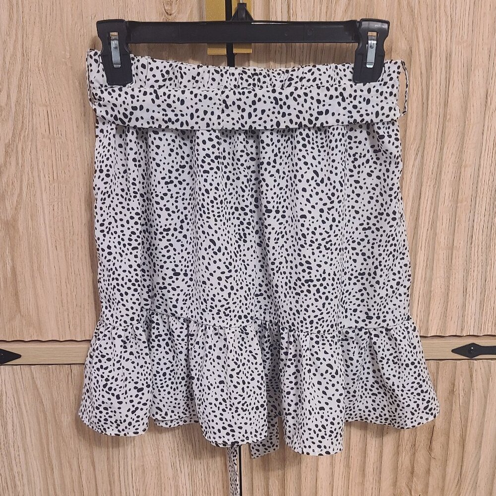 White and Black Polka Dot Ruffle Skirt – Size Small – Adjustable Tie Waist - Picture 3 of 9